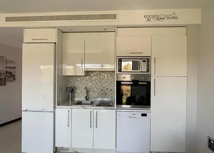 Tecnocordoba II Aparcamiento Privado Gratuito Y Piscina